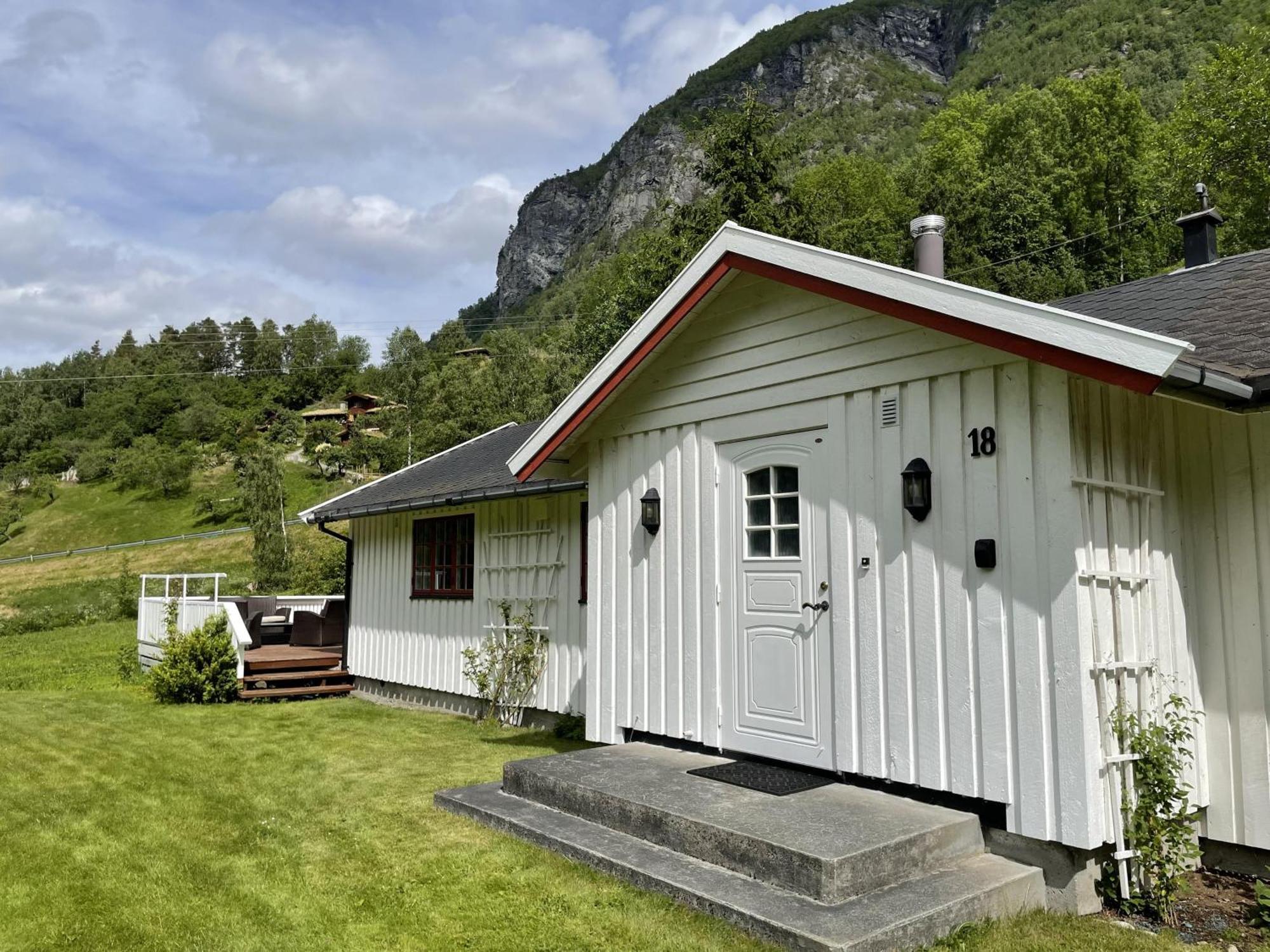 Feriehus Dalhus - House With Jacuzzi