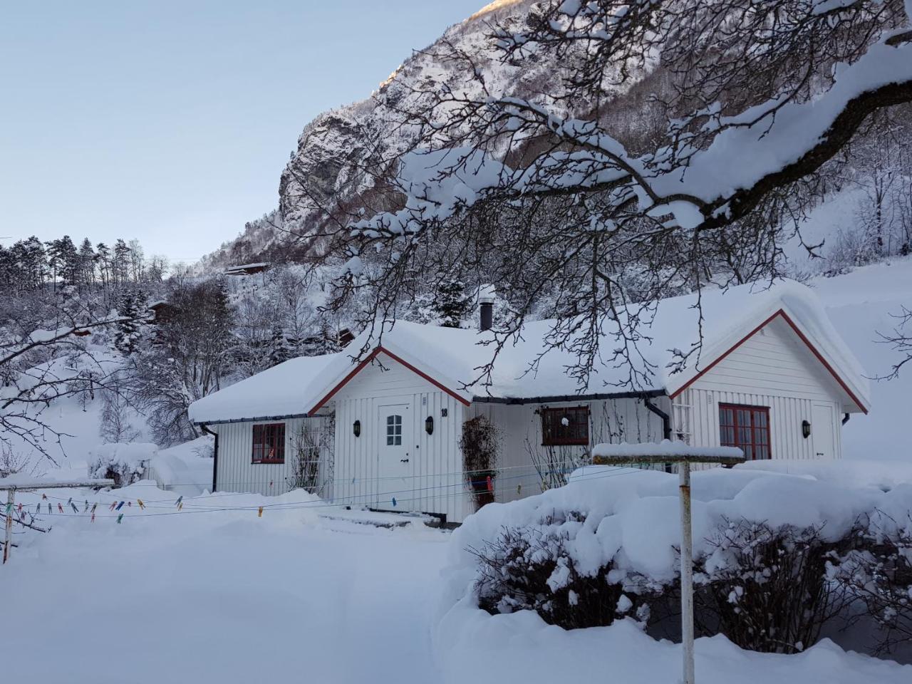 Dalhus - House With Jacuzzi Feriehus *