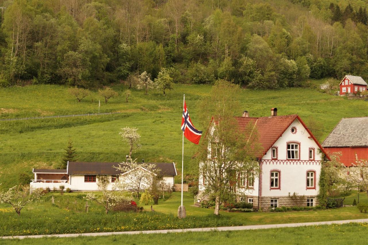 Dalhus - House With Jacuzzi Holiday home *
